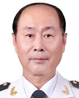 深度解析:中國軍隊(duì)政委軍銜等級肩章的識別與內(nèi)涵