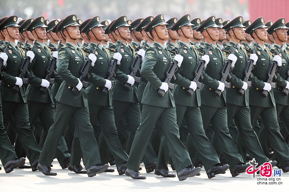 什么方隊(duì)首次閱兵:深度解析中國(guó)閱兵式上的里程碑時(shí)刻