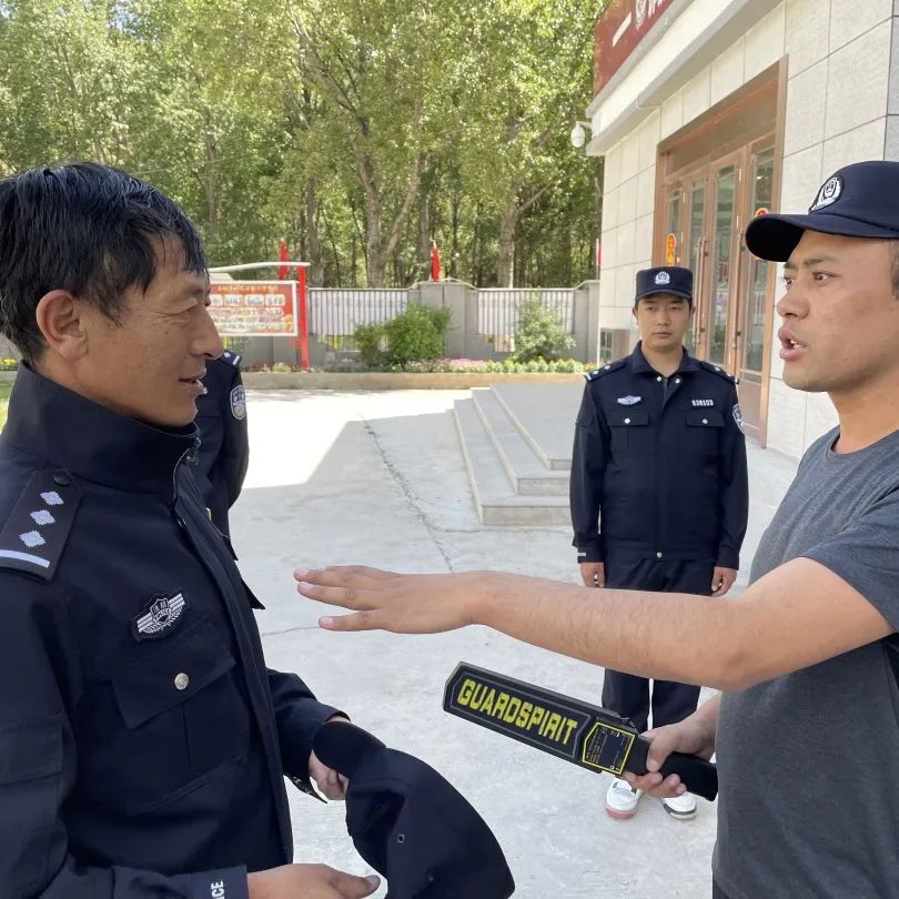 深度解析中國人民武裝警察部隊特種警察學(xué)院女生：挑戰(zhàn)與榮耀的全攻略