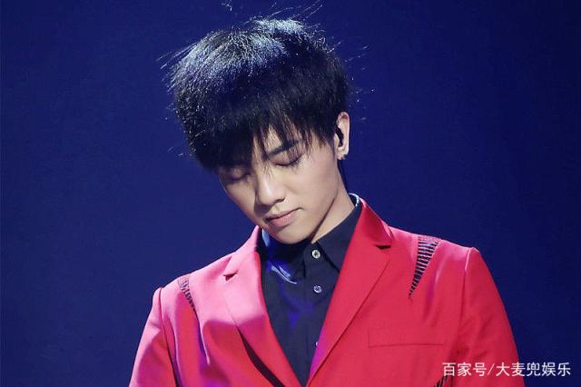 迷霧探尋：華晨宇有女朋友嗎？一場(chǎng)關(guān)于偶像隱私的奇遇對(duì)話