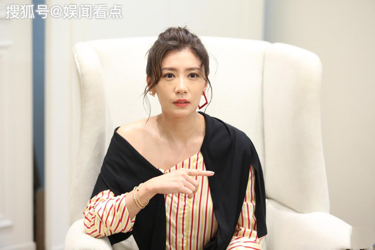 穿越熒幕，對(duì)話時(shí)光：揭秘賈靜雯個(gè)人資料簡(jiǎn)介及 身高之謎