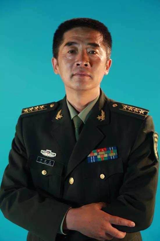 杜文龍晉升為少將:深度解析其軍事生涯與中國(guó)防務(wù)話語(yǔ)權(quán)