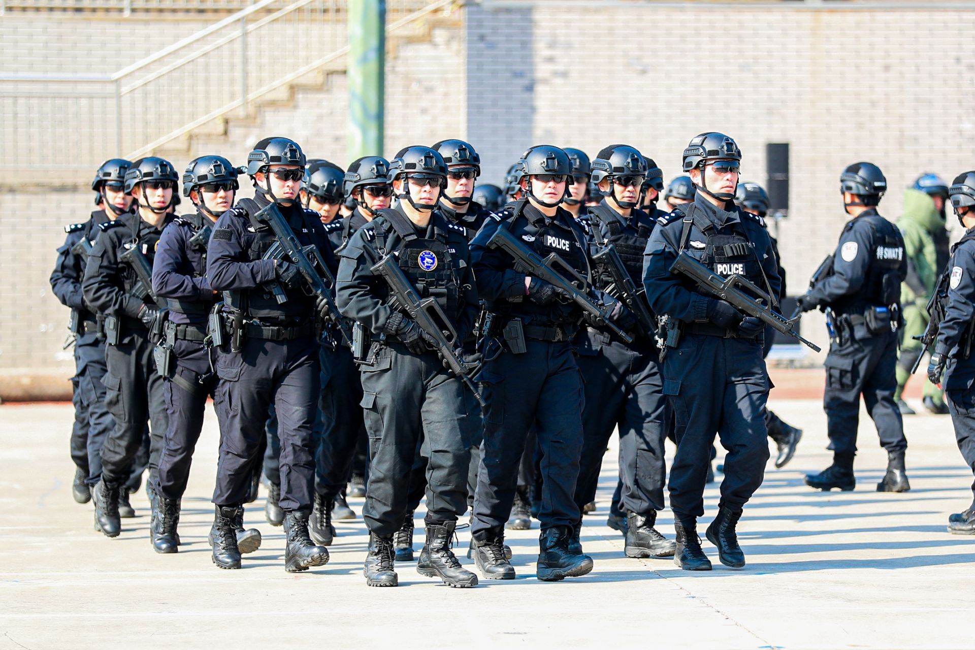 對話奇遇：探秘中國人民武裝警察部隊(duì)特種警察學(xué)院收女生嗎？