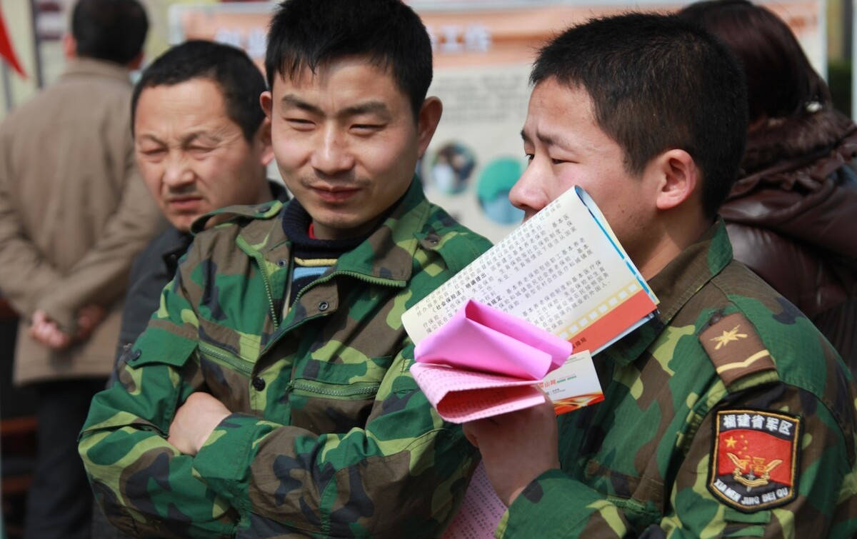 礪劍人生路：一場關(guān)于中國人民武裝警察部隊(duì)特種警察學(xué)院就業(yè)的深度對話