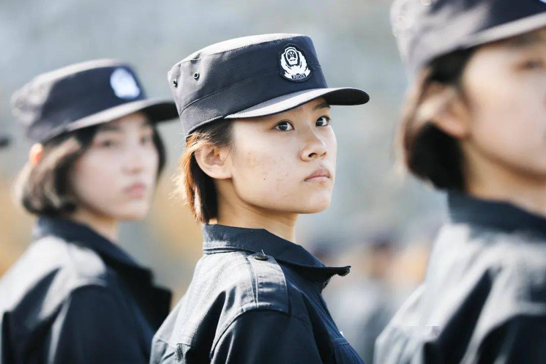 夢(mèng)境與現(xiàn)實(shí)的交織:探尋中國(guó)人民武裝警察部隊(duì)警官學(xué)校的“秘密”對(duì)話