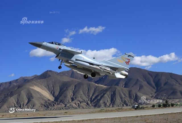 深度解析殲10c和殲10d的區(qū)別:中國空軍戰(zhàn)機性能演進全攻略