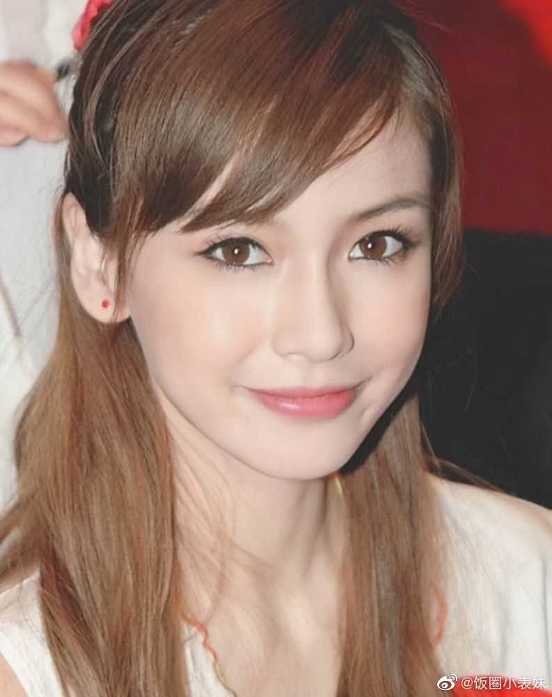 18歲的楊穎顏值：深度解析其出道初期盛世美顏與魅力特點(diǎn)