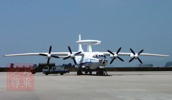 空警200三視圖深度解析:揭秘空中預(yù)警機的精妙構(gòu)造